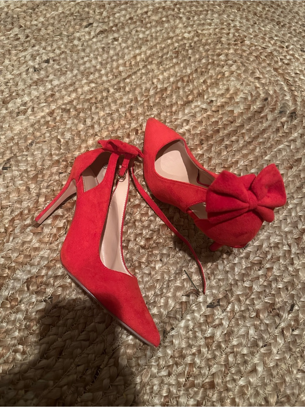RED SUEDE BOW HEELS
